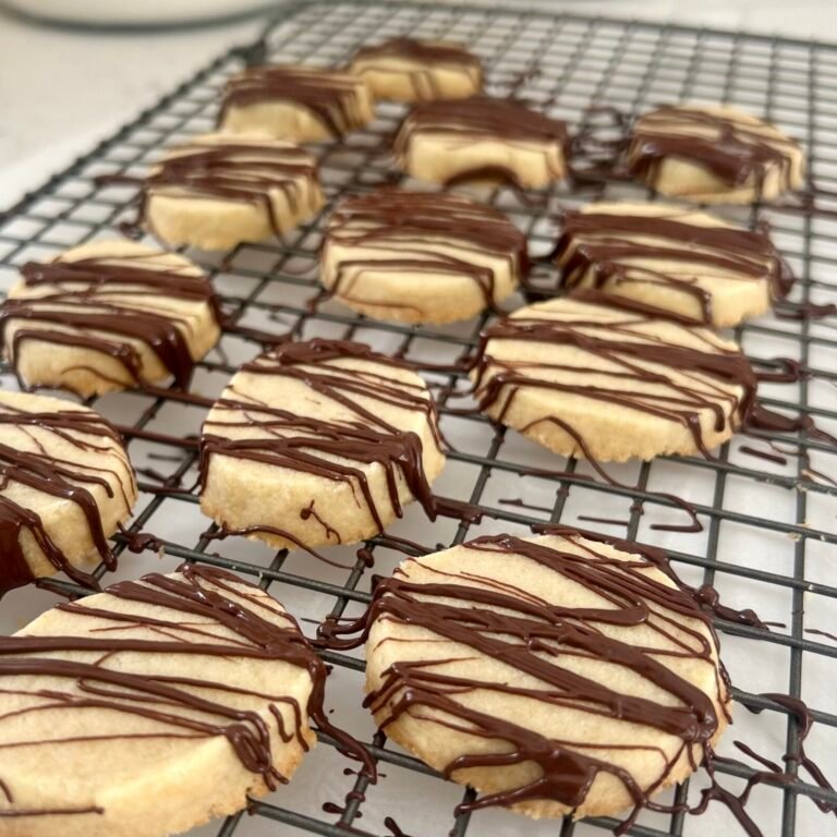 Shortbread Cookies with Dark Chocolate Drizzle